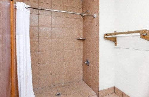 Arcadia Hotel | Pet-Friendly Retreat at Days Inn by Wyndham Arcadia