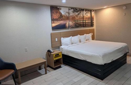 Arcadia Hotel | Pet-Friendly Retreat at Days Inn by Wyndham Arcadia