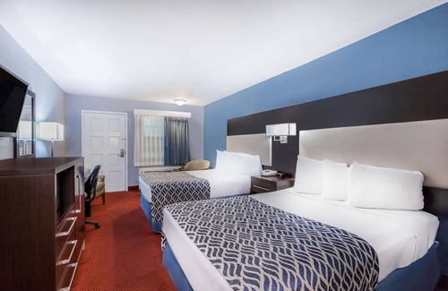 Cherrywood Hotel | Discover Days Inn by Wyndham Austin Near Attractions