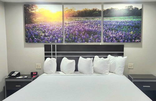 Baytown Hotel | Comfortable Stay at Days Inn by Wyndham Baytown Garth Road