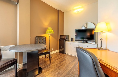 Berthierville Hotel | Pet-Friendly Days Inn Berthierville with Great Amenities