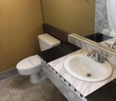 Orchard District Hotel | Budget-Friendly Days Inn by Wyndham Bend with Family Amenities