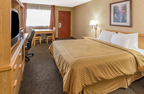Salem Hotel | Comfortable Stay at Days Inn by Wyndham Black Bear