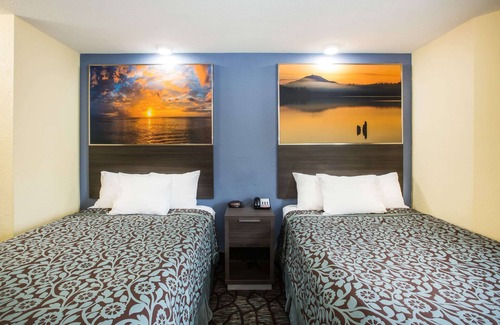 Blue Springs Hotel | Budget-Friendly Days Inn by Wyndham Blue Springs Awaits