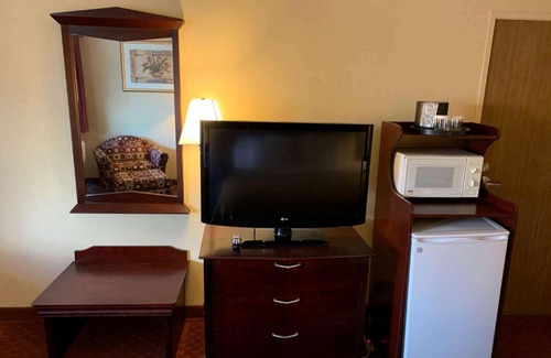 Blythe Hotel | Discover Days Inn by Wyndham Blythe: Pet-Friendly Retreat