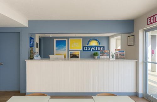Bradenton Hotel | Pet-Friendly Days Inn by Wyndham with Oceanfront Views