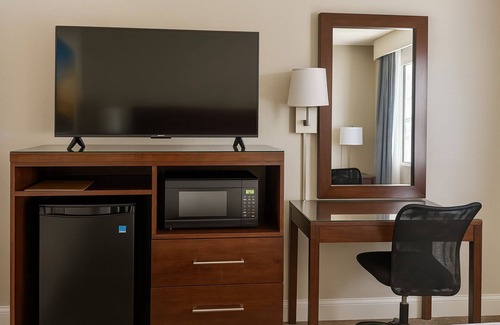 Bradenton Hotel | Convenient Days Inn by Wyndham Bradenton I-75 with Breakfast