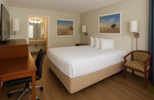 Bradenton Hotel | Convenient Days Inn by Wyndham Bradenton I-75 with Breakfast