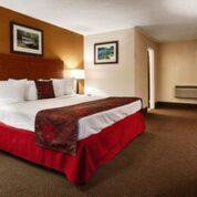 Breezewood Hotel | Pet-Friendly Days Inn by Wyndham Breezewood with Pool