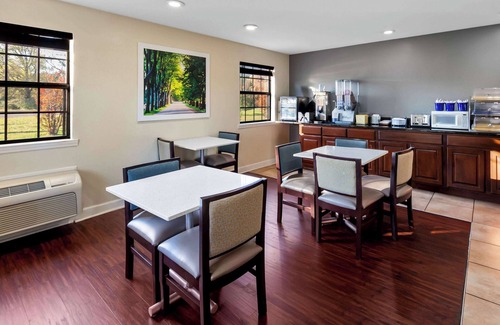 Brownsville Hotel | Comfortable Stay at Days Inn by Wyndham Brownsville