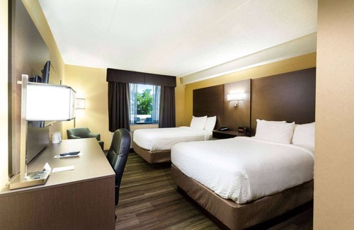 Fallsview Hotel | Affordable Comfort at Days Inn by Wyndham Fallsview
