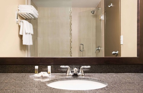 Montgomery Hotel | Comfortable Days Inn by Wyndham Calgary Northwest Awaits