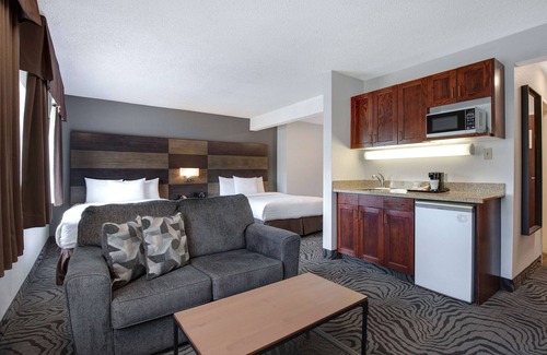 Southwest Calgary Hotel | Comfortable Stay at Days Inn by Wyndham Calgary South