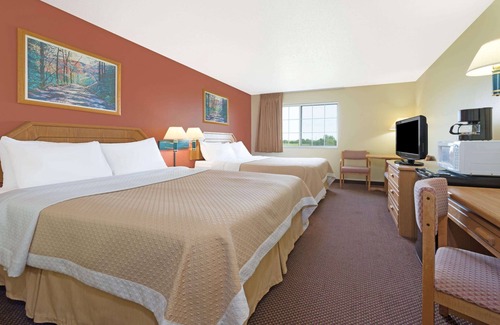 Cameron Hotel | Comfortable Stay at Days Inn by Wyndham Cameron
