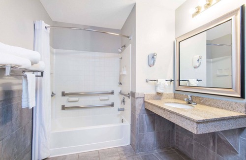 Carlsbad Hotel | Comfort and Convenience at Days Inn by Wyndham Carlsbad