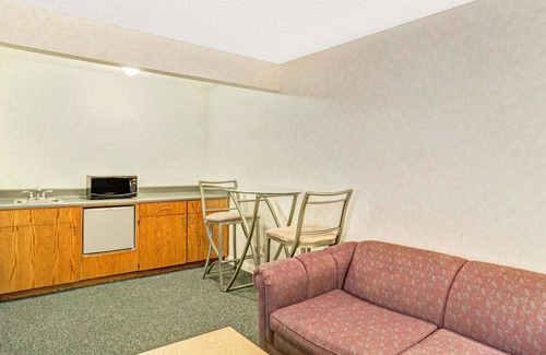 Carson City Hotel | Comfortable Days Inn by Wyndham Carson City with Spa and Breakfast