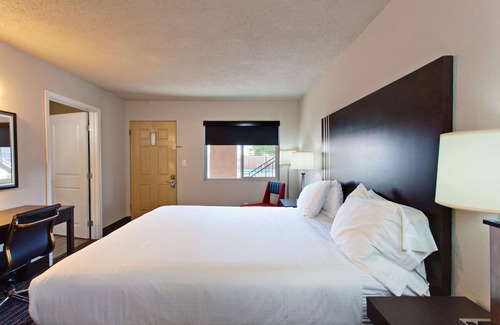 Chowchilla Hotel | Comfortable Days Inn by Wyndham: Gateway to Yosemite