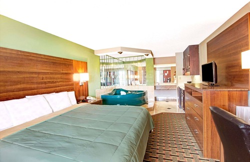 Conover Hotel | Comfortable Stay at Days Inn by Wyndham Conover-Hickory