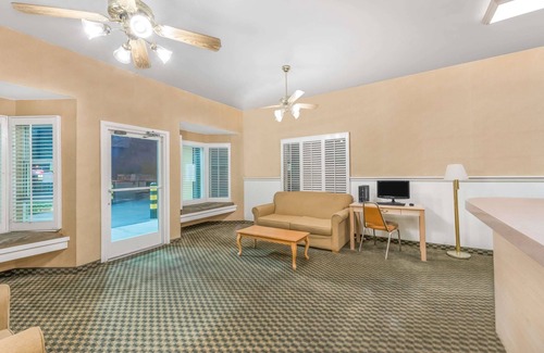 Deming Hotel | Comfortable Stay at Days Inn by Wyndham Deming with Pool