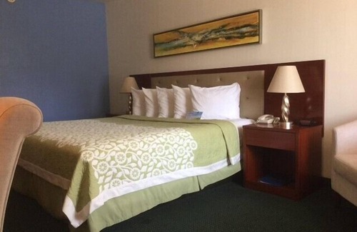 Deming Hotel | Comfortable Stay at Days Inn by Wyndham Deming with Pool