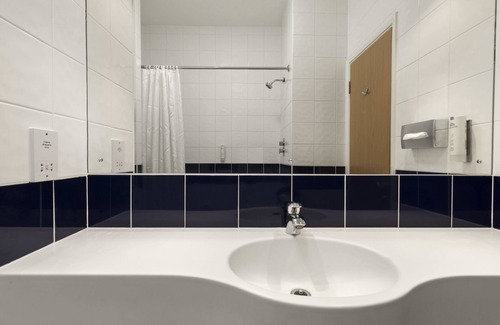 Shardlow Hotel | Comfortable Stay at Days Inn by Wyndham Donington A50