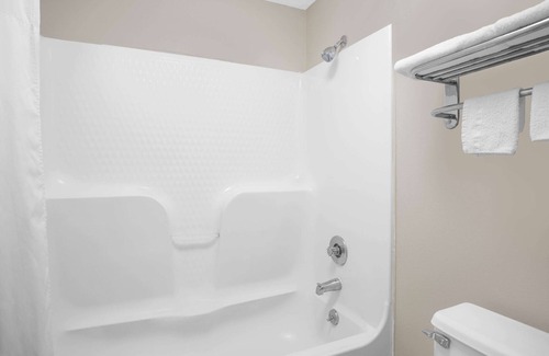 Dublin Hotel | Family-Friendly Days Inn by Wyndham Dublin GA with Pool