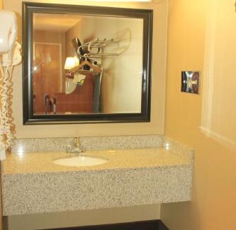 Elko Hotel | Comfortable Days Inn by Wyndham Elko - Family-Friendly Stay