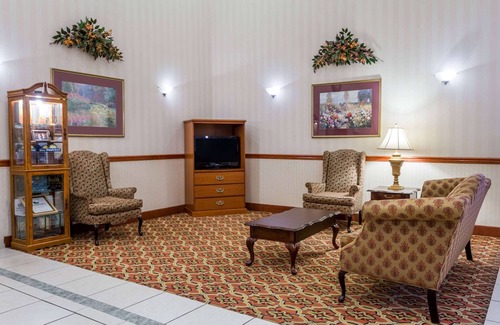 Fordyce Hotel | Family-Friendly Days Inn by Wyndham Fordyce with Pool