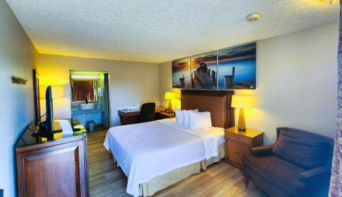 Frankfort Hotel | Budget-Friendly Days Inn by Wyndham Frankfort with Pool
