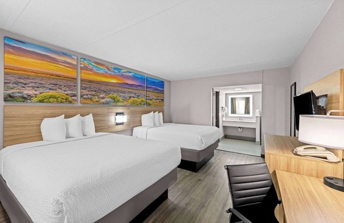 Gainesville Hotel | Budget-Friendly Retreat at Days Inn by Wyndham Gainesville