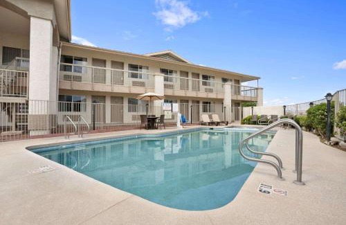 Globe Hotel | Comfort and Convenience at Days Inn by Wyndham Globe