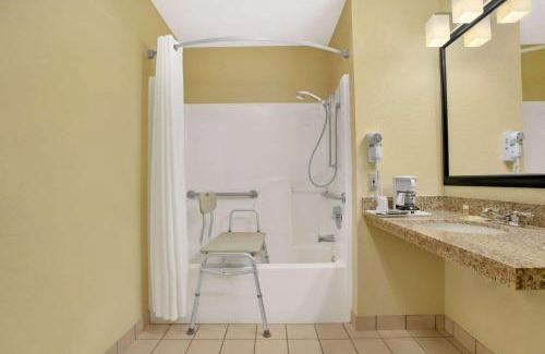 Globe Hotel | Comfort and Convenience at Days Inn by Wyndham Globe