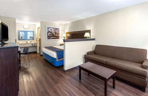 Grants Hotel | Pet-Friendly Days Inn by Wyndham Grants - Ideal for Families