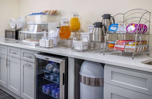 Grayson Hotel | Family-Friendly Days Inn by Wyndham Grayson - 9/10 Score