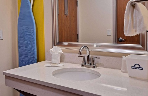 Grayson Hotel | Family-Friendly Days Inn by Wyndham Grayson - 9/10 Score