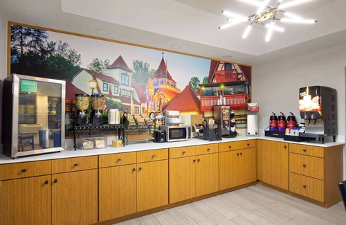 Helen Hotel | Explore Days Inn by Wyndham Helen: Family-Friendly Retreat