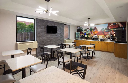 Helen Hotel | Explore Days Inn by Wyndham Helen: Family-Friendly Retreat