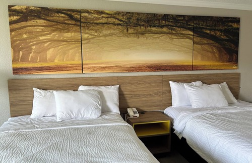 Hinesville Hotel | Comfortable Days Inn by Wyndham Hinesville Near Fort Stewart