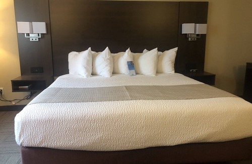 Hinton Hotel | Eco-Friendly Comfort at Days Inn by Wyndham Hinton