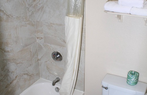 Brookhollow Hotel | Budget-Friendly Stay at Days Inn by Wyndham Houston