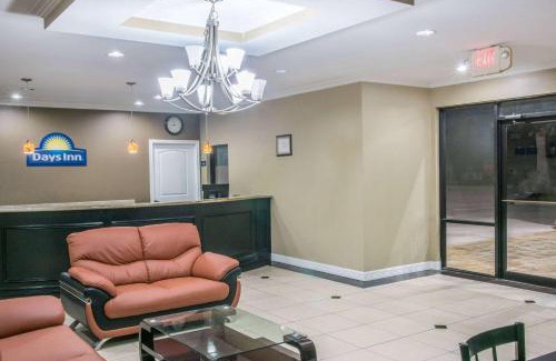 Humble Hotel | Comfortable Stay at Days Inn by Wyndham near Houston Airport
