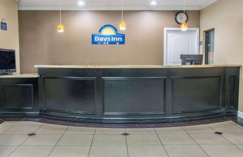 Humble Hotel | Comfortable Stay at Days Inn by Wyndham near Houston Airport