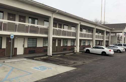 Indianapolis Hotel | Comfortable Stay at Days Inn by Wyndham Indianapolis South