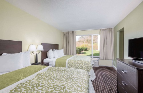 Jellico Hotel | Relaxing Getaway at Days Inn by Wyndham Jellico