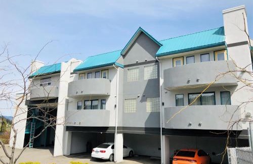 Kamloops Hotel | Pet-Friendly Days Inn in Kamloops with Pool & Breakfast