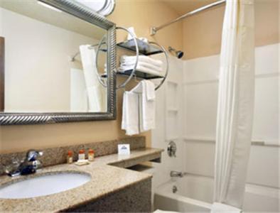 Keene Hotel | Discover Days Inn by Wyndham Keene: Pet-Friendly Comfort