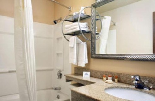 Keene Hotel | Discover Days Inn by Wyndham Keene: Pet-Friendly Comfort