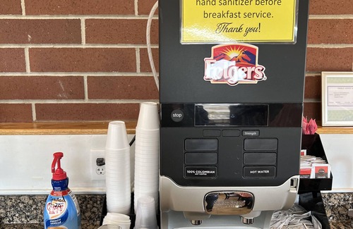 Lake Point Hotel | Family-Friendly Oquirrh Mountain Inn with Restaurant & Breakfast