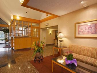 Lanham Hotel | Convenient Days Inn by Wyndham Near Washington DC Attractions