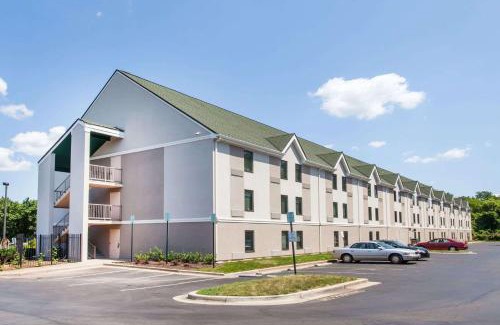 Lanham Hotel | Convenient Days Inn by Wyndham Near Washington DC Attractions